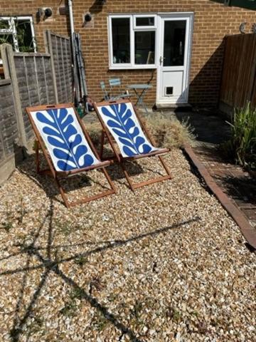 Kb99 Comfy 2 Bedroom House In Horsham, Pets Very Welcome With Easy Links To London And Gatwick Exterior foto